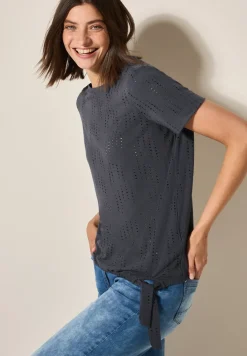 Strukturshirt mit Lochmuster