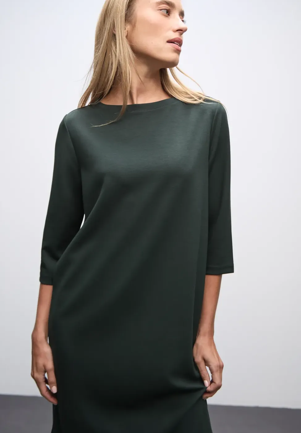 Sweat-Kleid mit Schlitzen