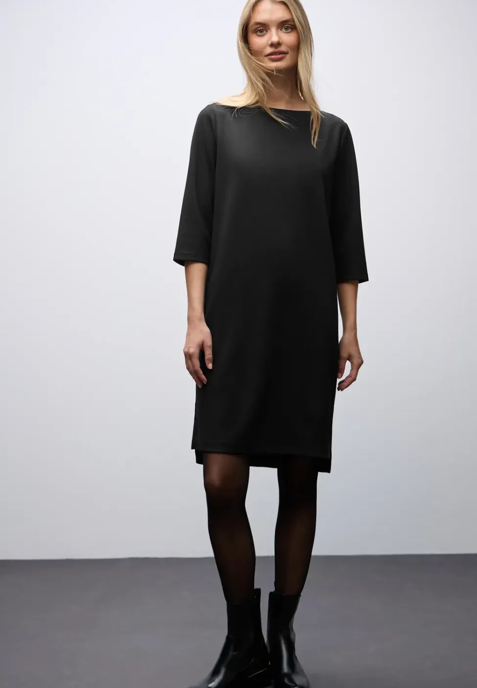 Sweat-Kleid mit Schlitzen
