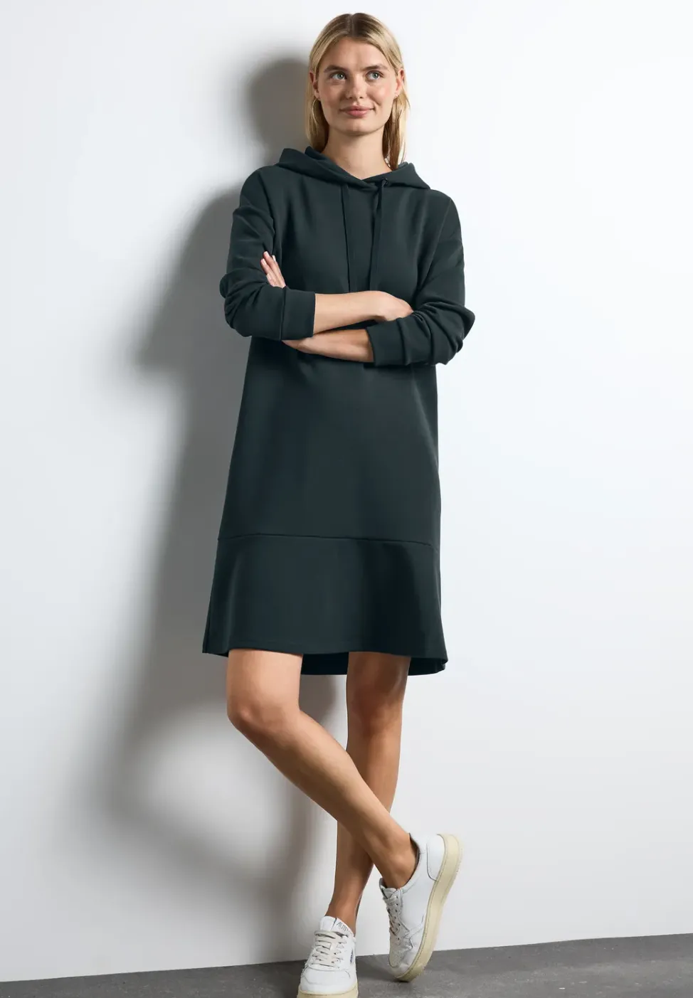 Sweatkleid mit Volant