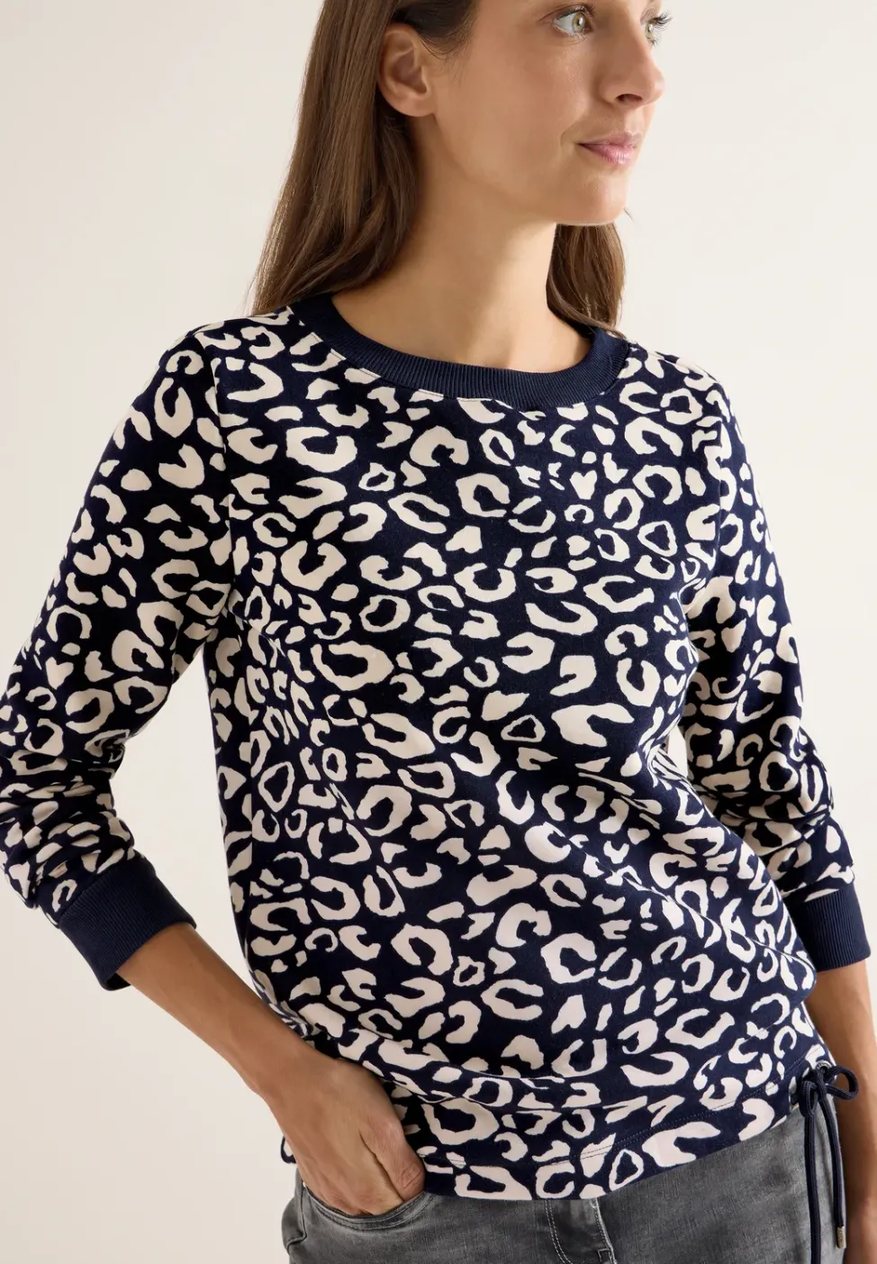 Sweatshirt mit Leo-Muster