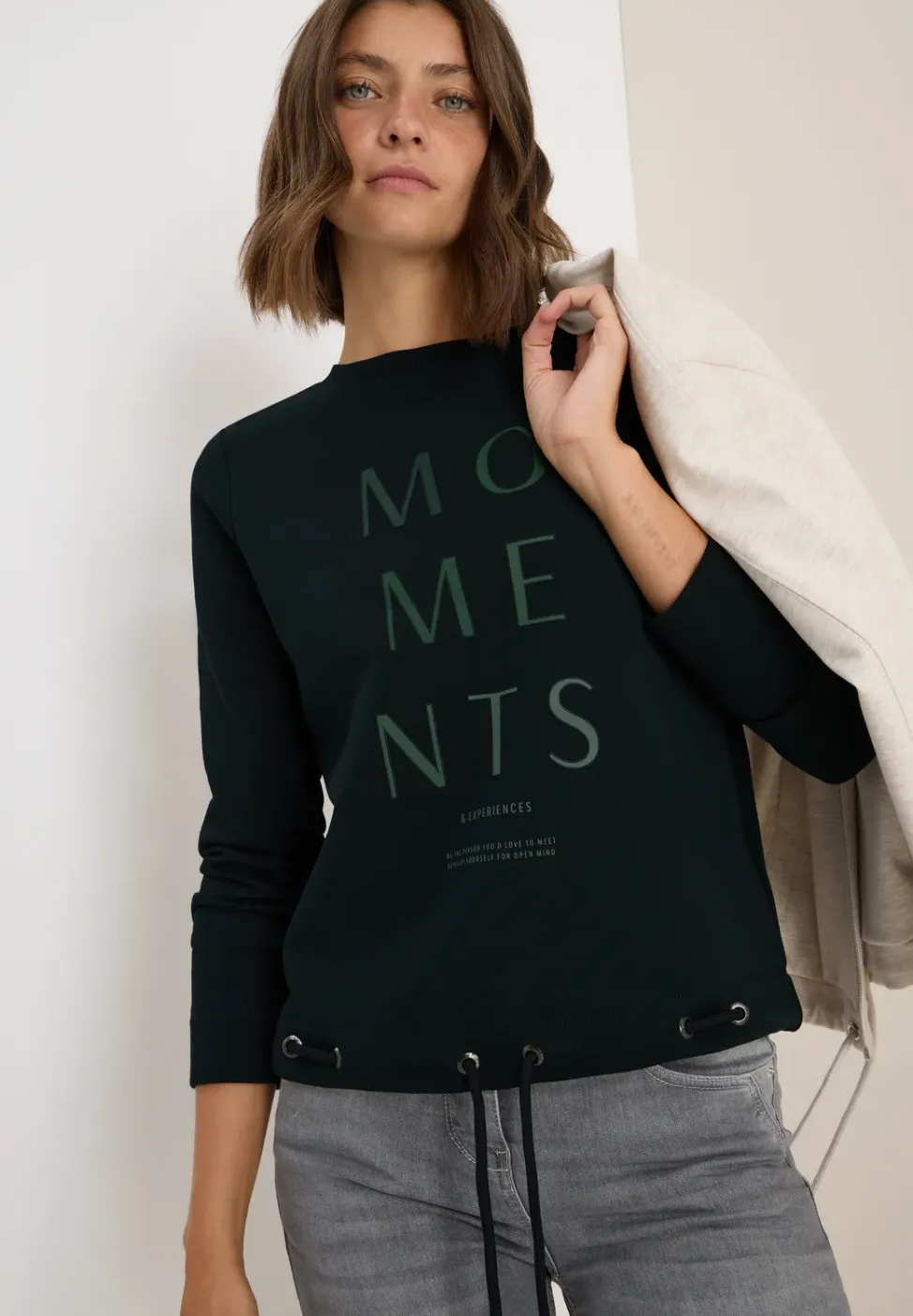 Sweatshirt mit Stickerei