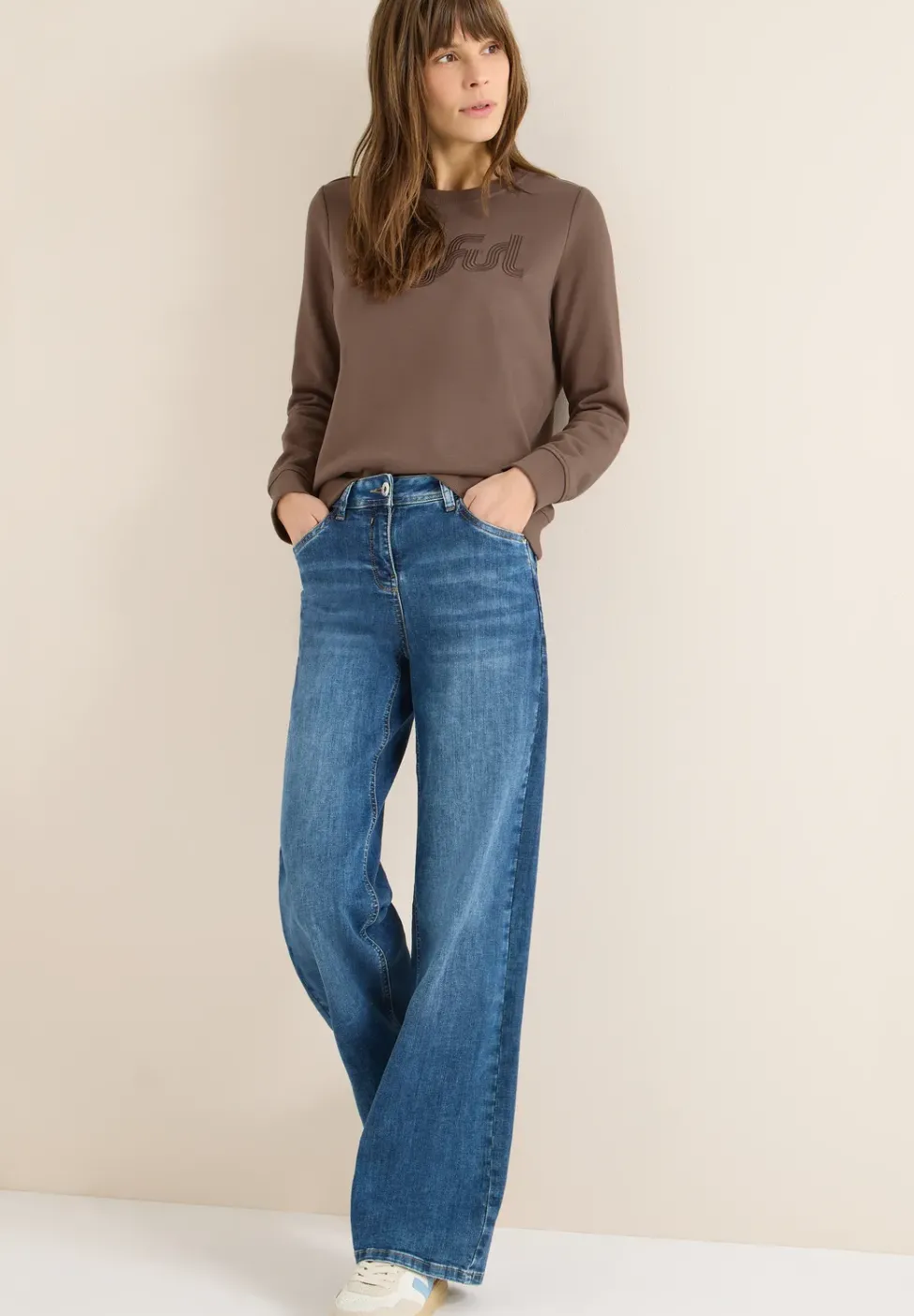 Sweatshirt mit Stickerei
