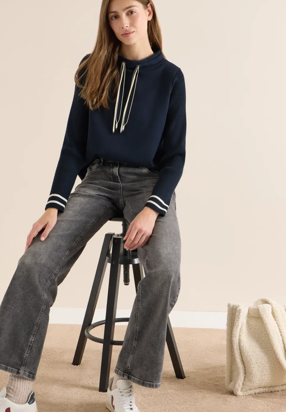 Sweatshirt mit Strickärmeln
