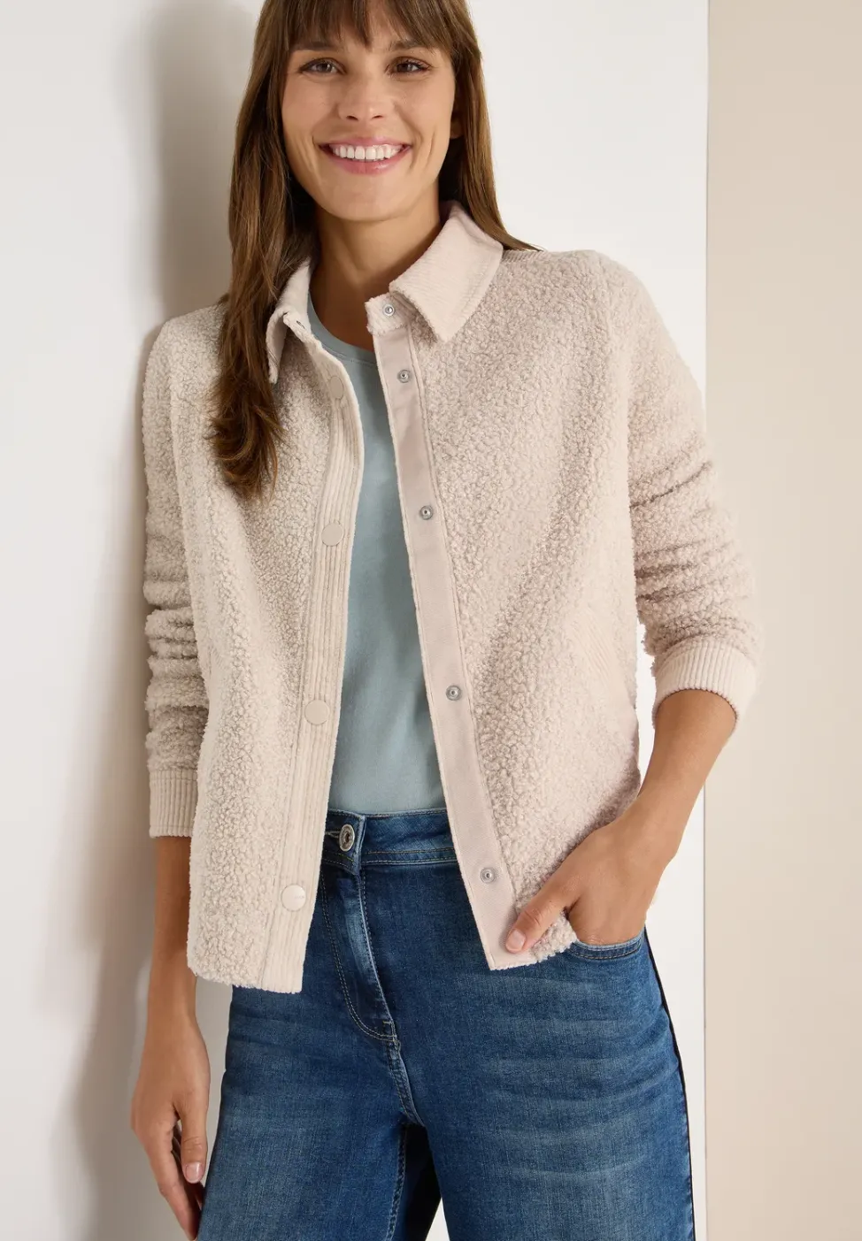 Teddy-Jacke mit Corddetails