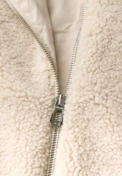 Teddy-Jacke mit Details