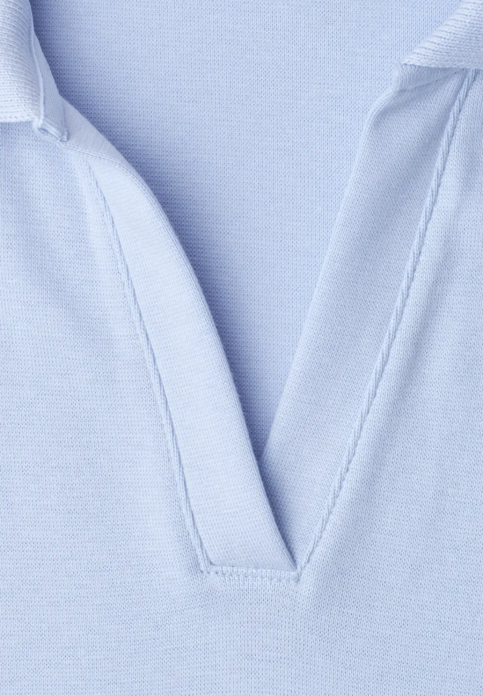 Top in Rippstruktur mit Polokragen