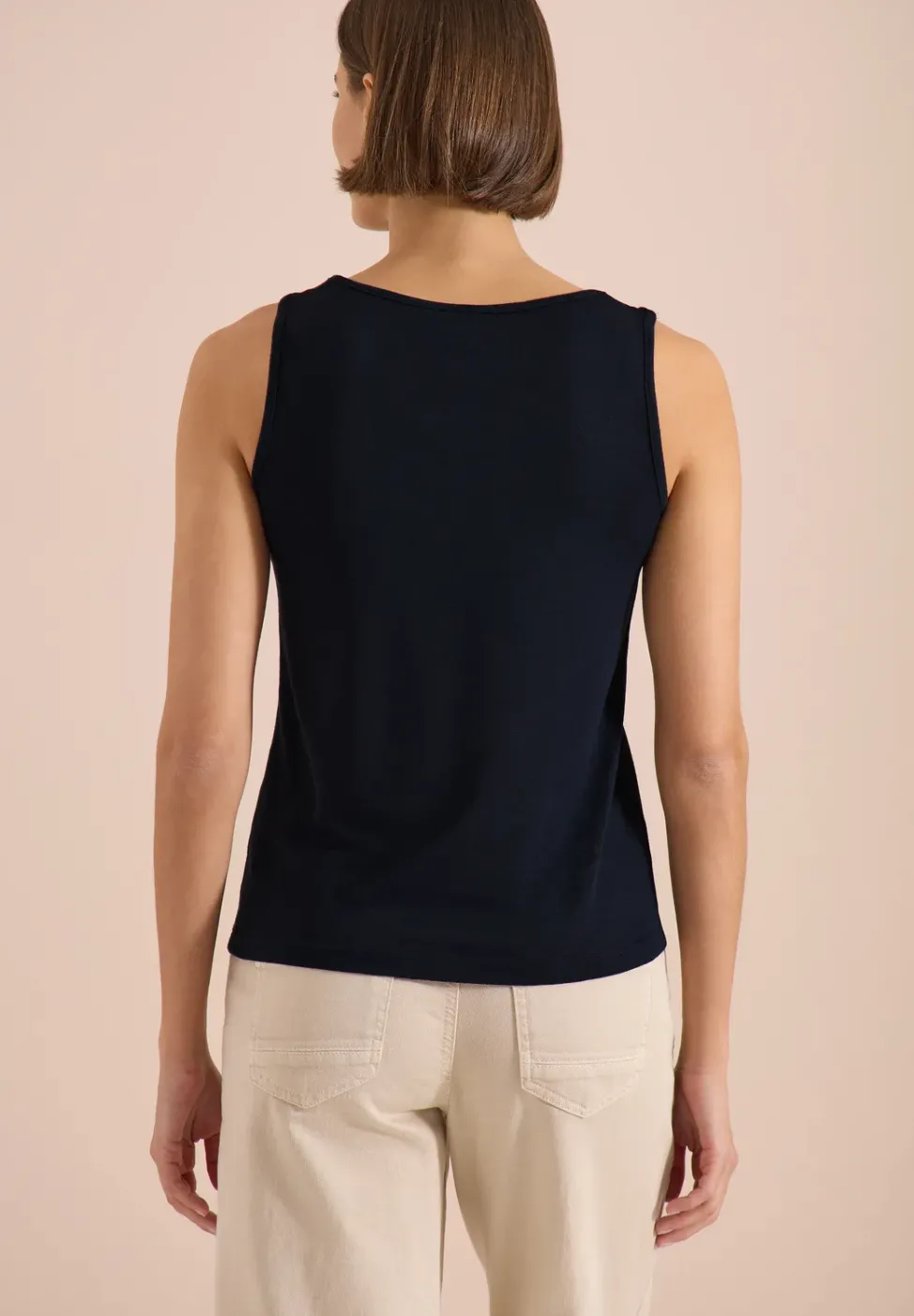 Top mit gerundetem V-Neck und Flechtdetail