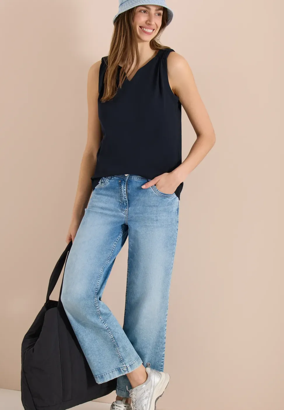 Top mit Split Neck in Unifarbe