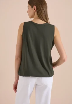 Top mit V-Neck und Crochet-Tape