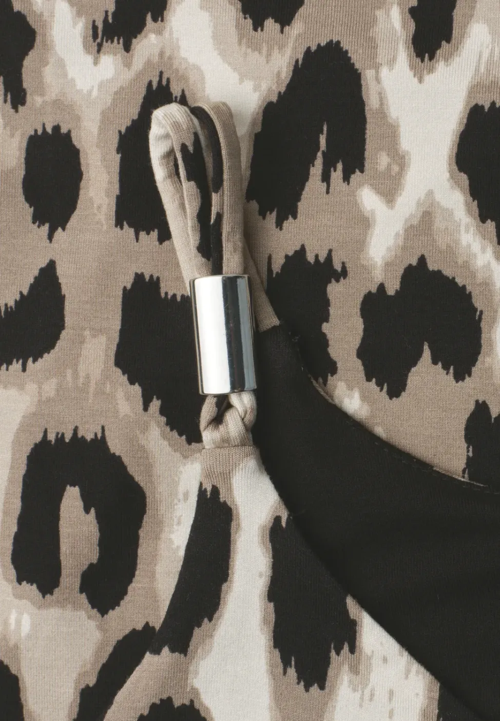 Top mit V-Neck und Deko-Detail