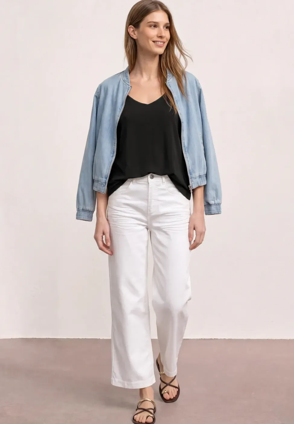 Top mit V-Neck und Knotendetail