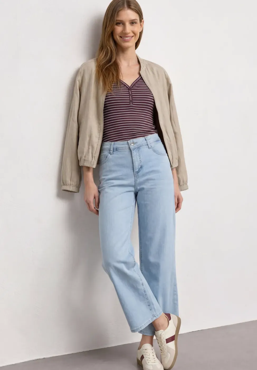 Top mit V-Neck und Streifen