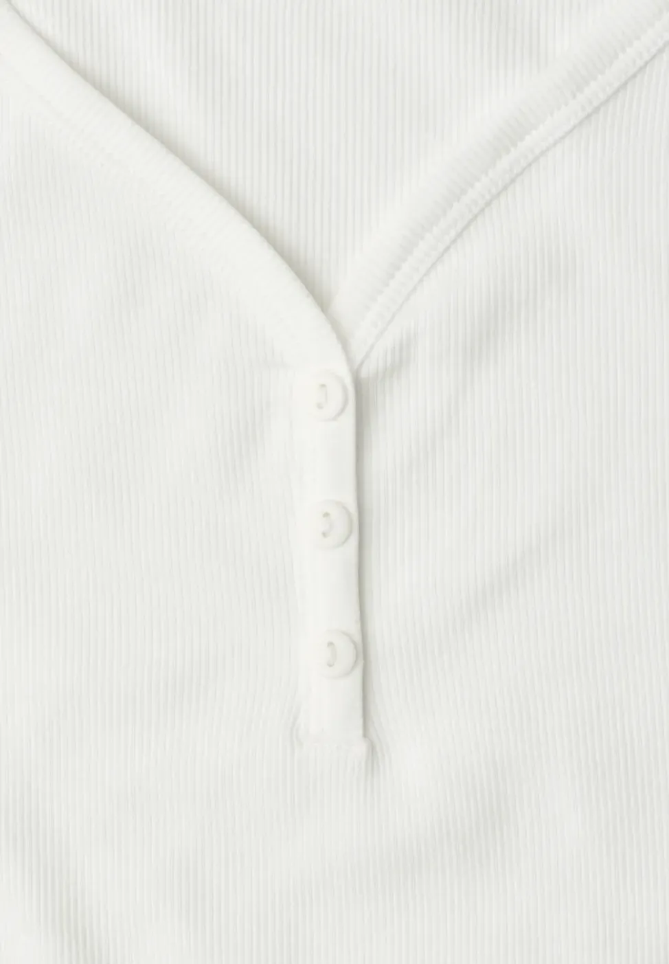 Top in Rippstruktur mit V-Neck