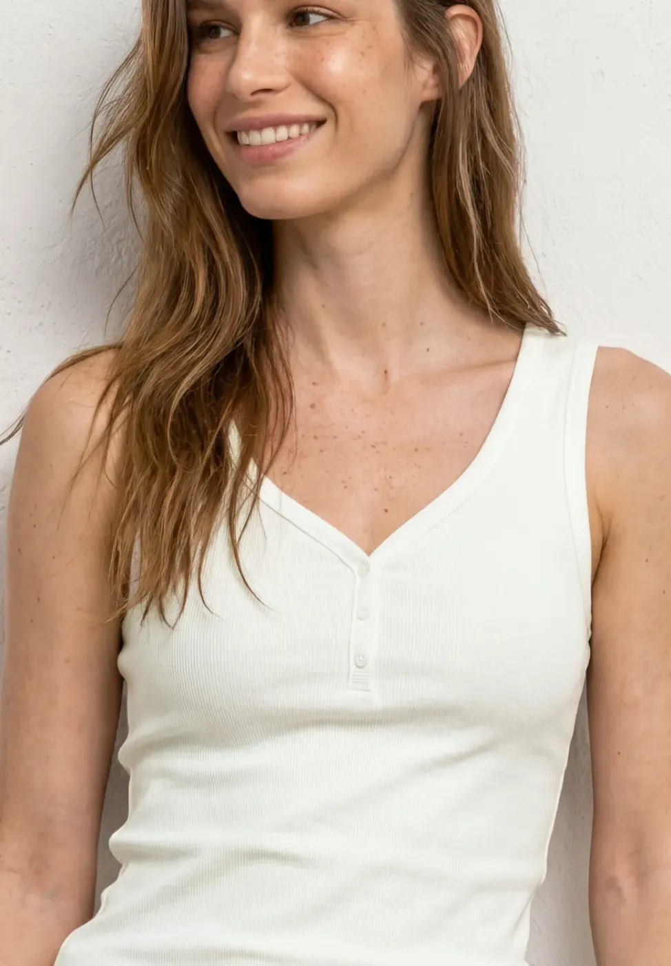 Top in Rippstruktur mit V-Neck