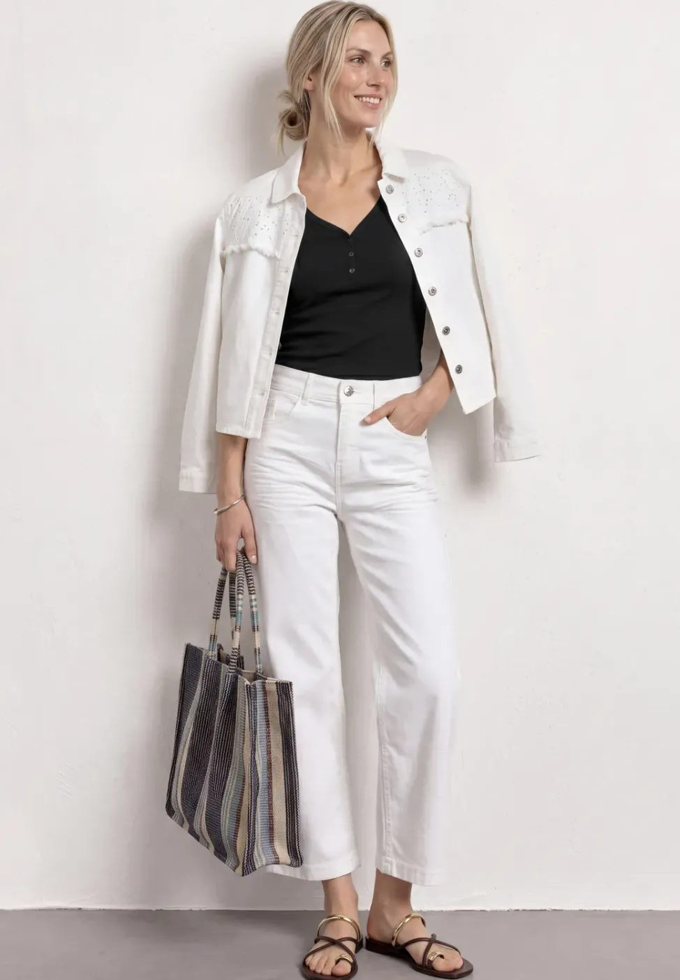 Top in Rippstruktur mit V-Neck
