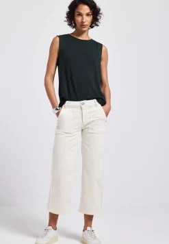 Top mit Chiffondetails