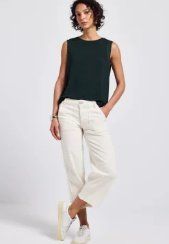 Top mit Chiffondetails