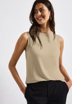 Top mit Chiffondetails