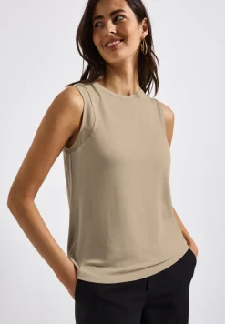 Top mit Chiffondetails