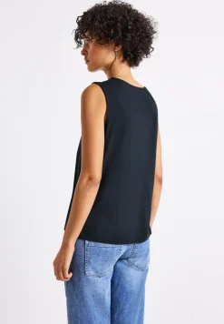 Top mit Cut-Out und Detail
