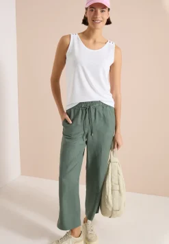 Top mit gerundetem V-Neck und Flechtdetail