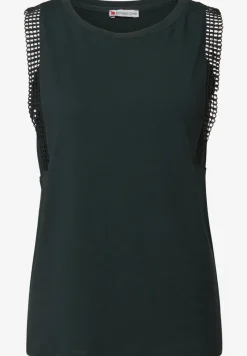 Top mit Häkeldetails