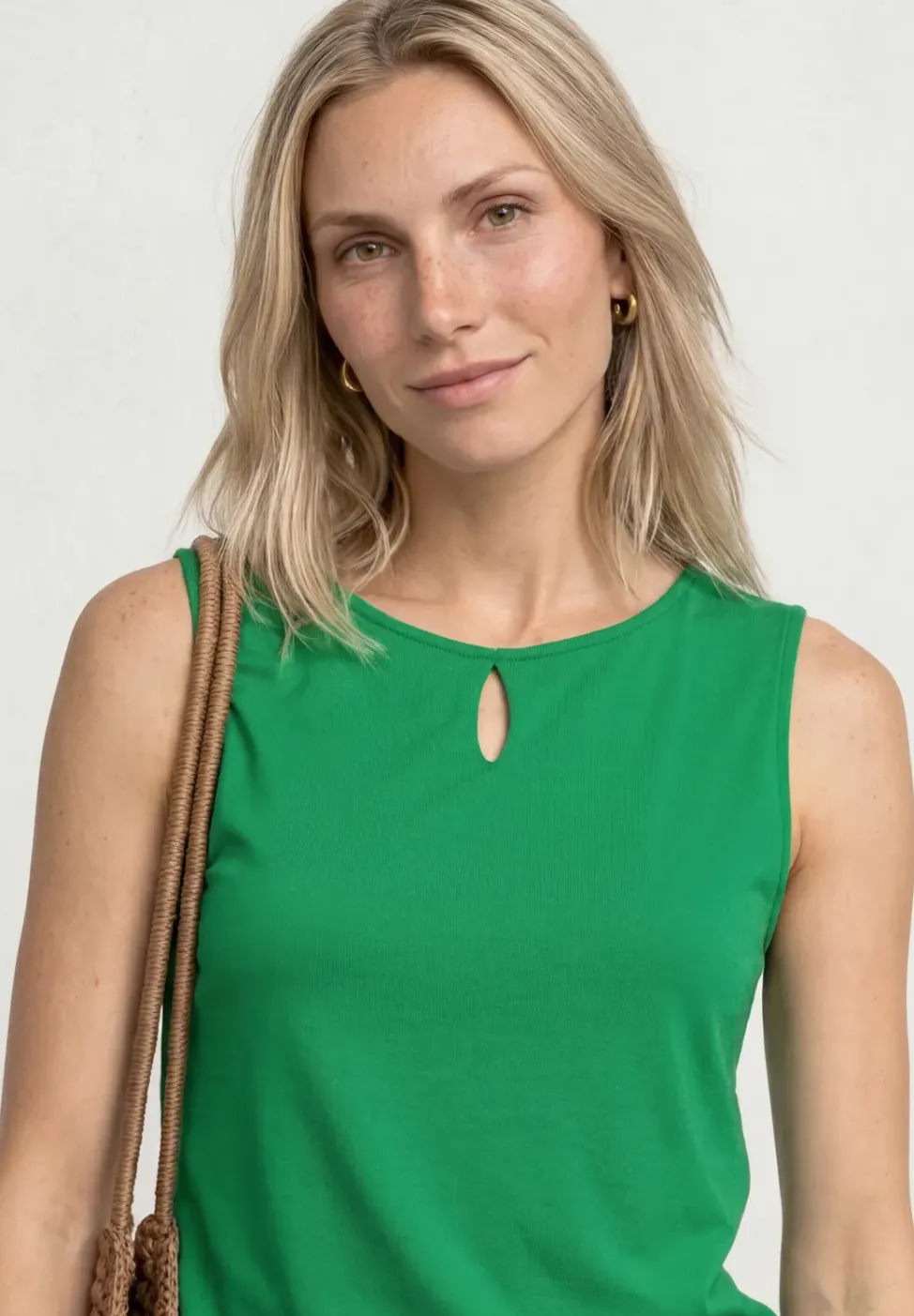 Top mit Rundhals und Cut-Out-Detail