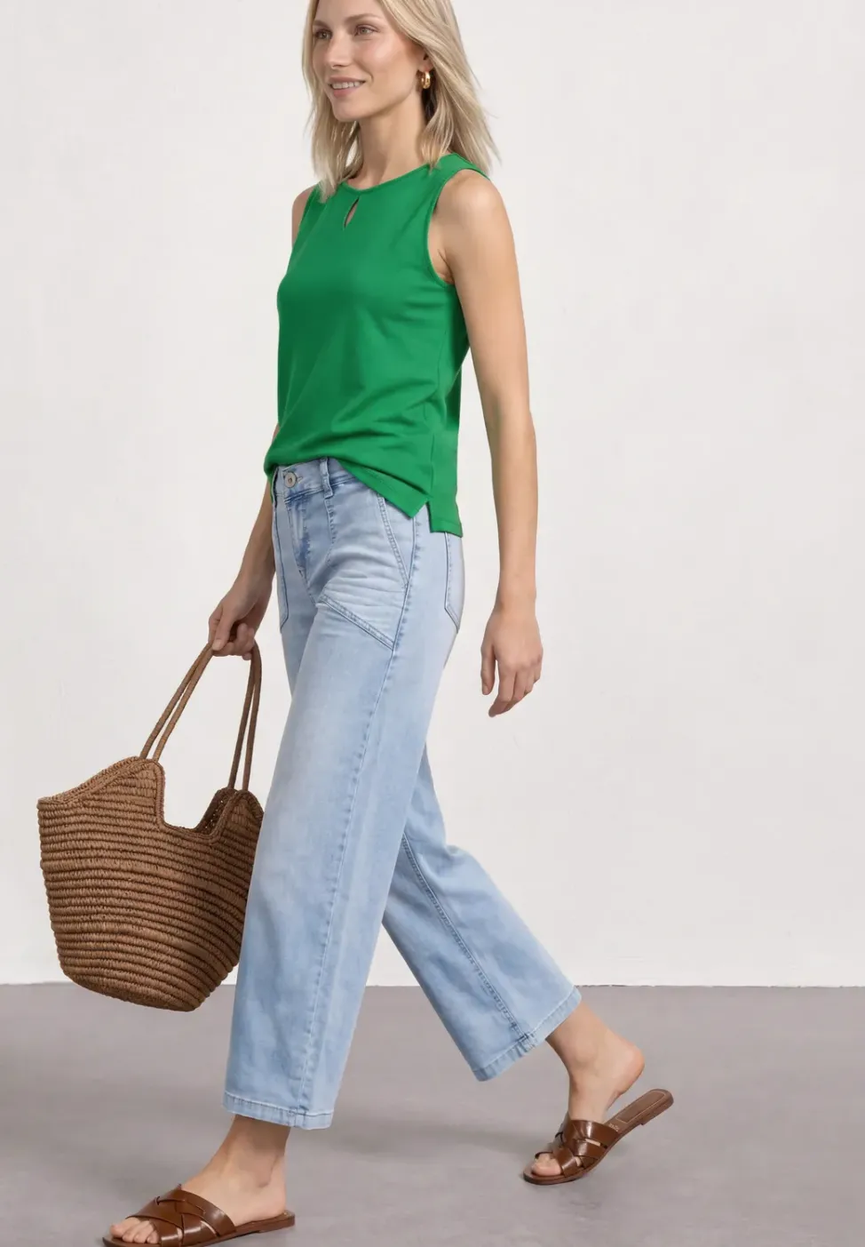 Top mit Rundhals und Cut-Out-Detail