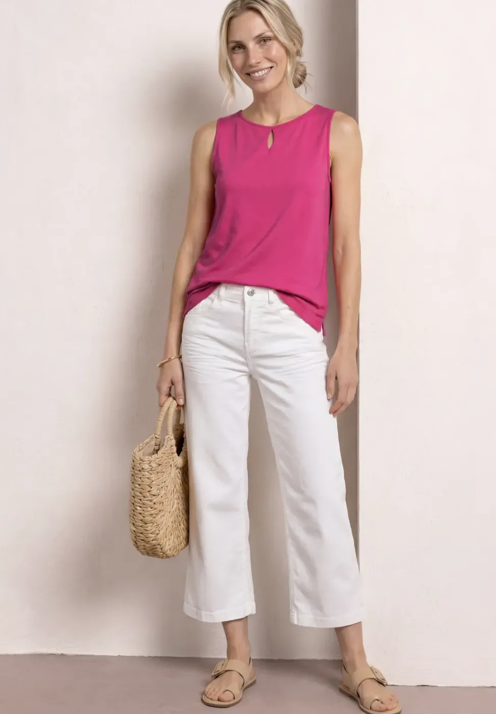 Top mit Rundhals und Cut-Out-Detail