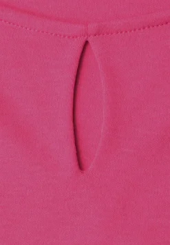 Top mit Rundhals und Cut-Out-Detail