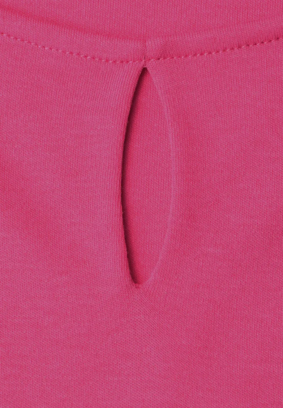 Top mit Rundhals und Cut-Out-Detail