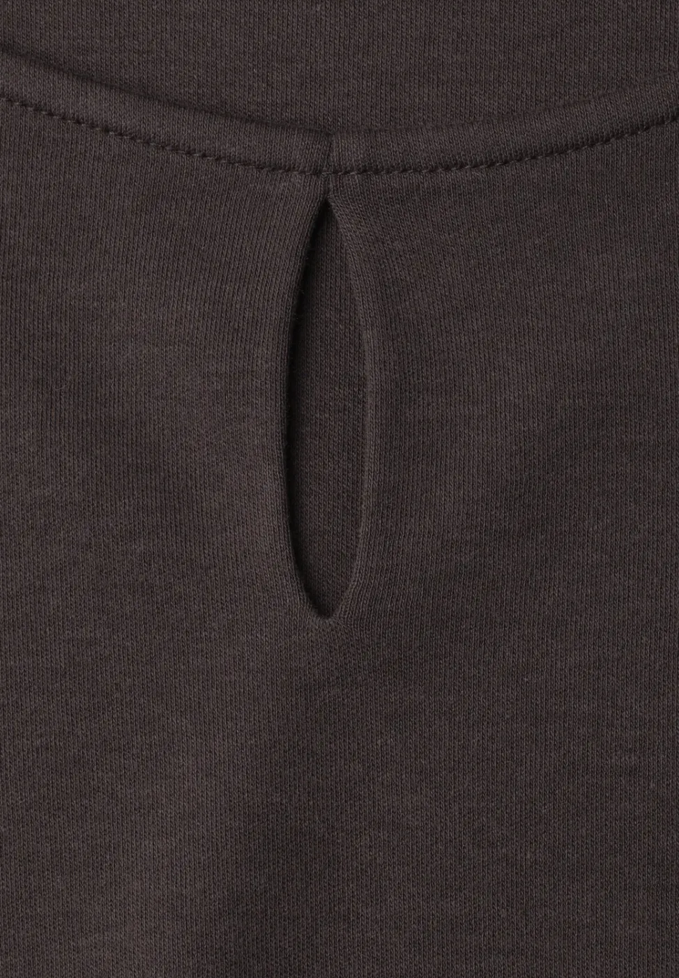 Top mit Rundhals und Cut-Out-Detail