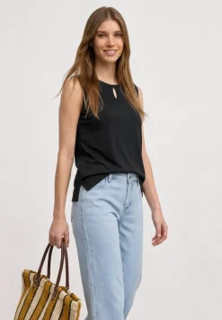 Top mit Rundhals und Cut-Out-Detail