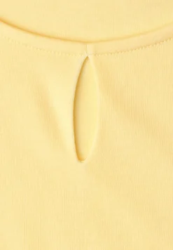 Top mit Rundhals und Cut-Out-Detail
