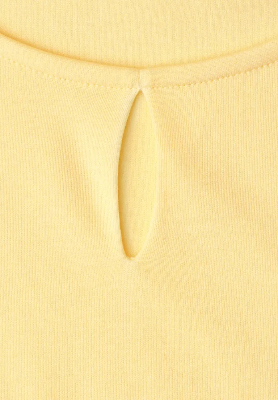 Top mit Rundhals und Cut-Out-Detail