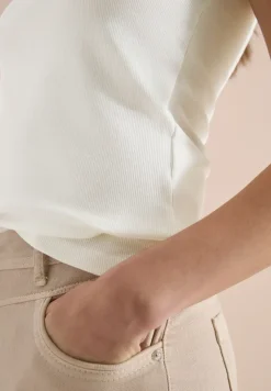 Top mit Rundhals und Embroidery-Detail