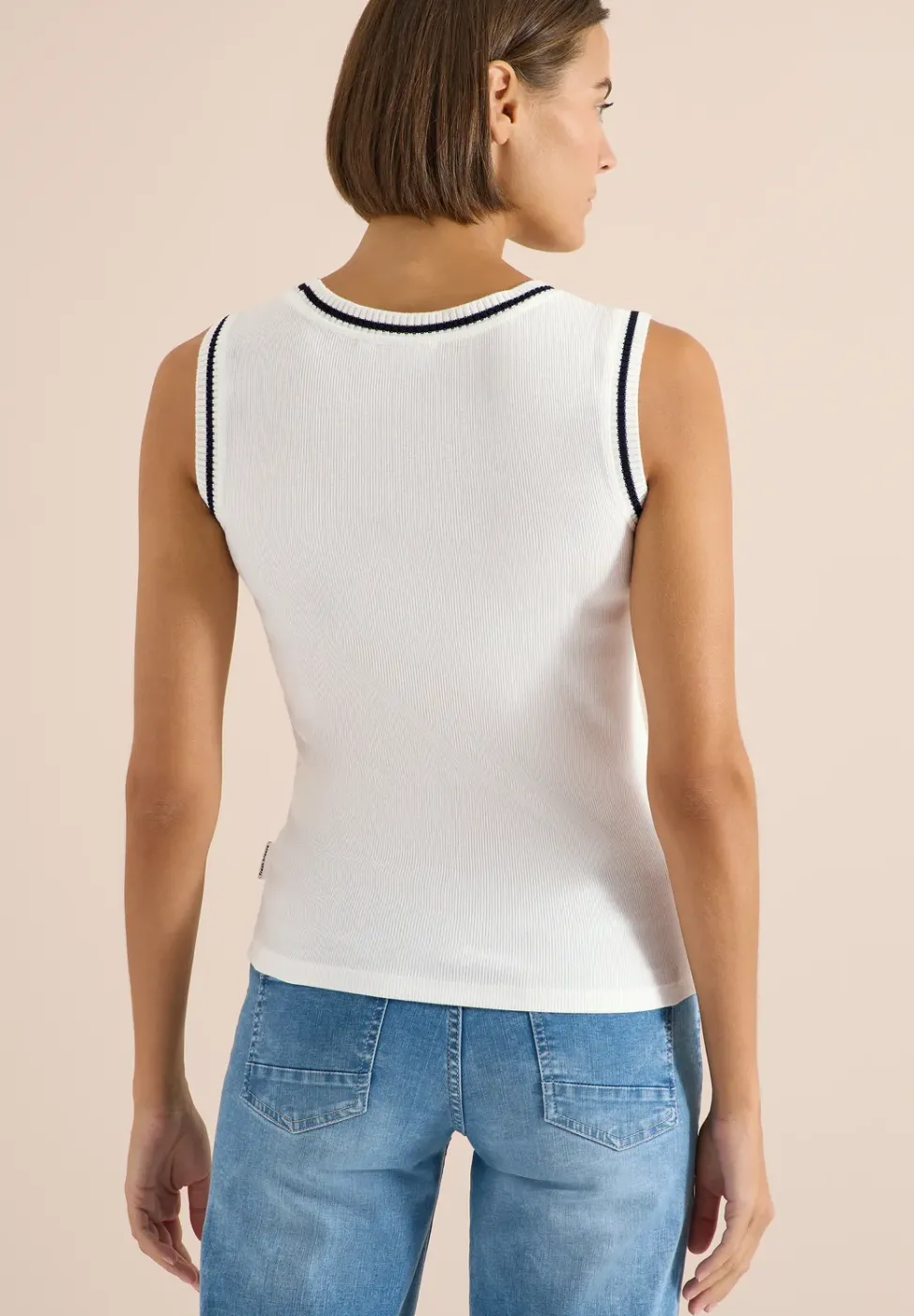 Top mit Rundhals und Kontrastdetails
