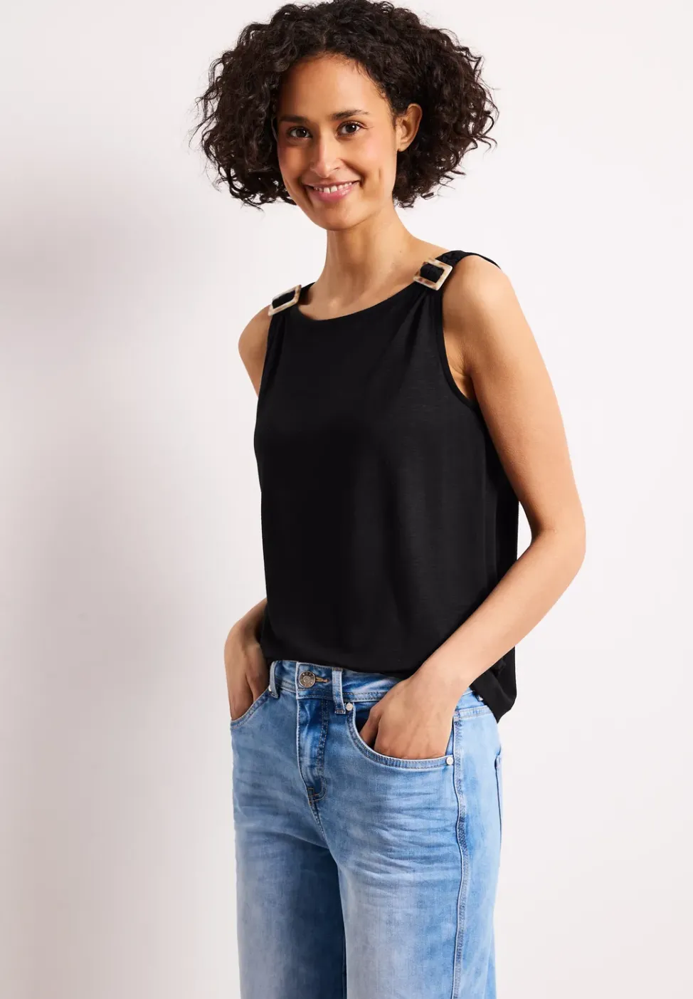 Top mit Rundhals und Schulterdetail