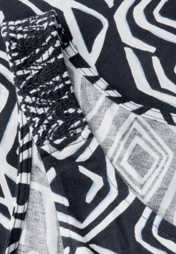 Top mit Smok-Details