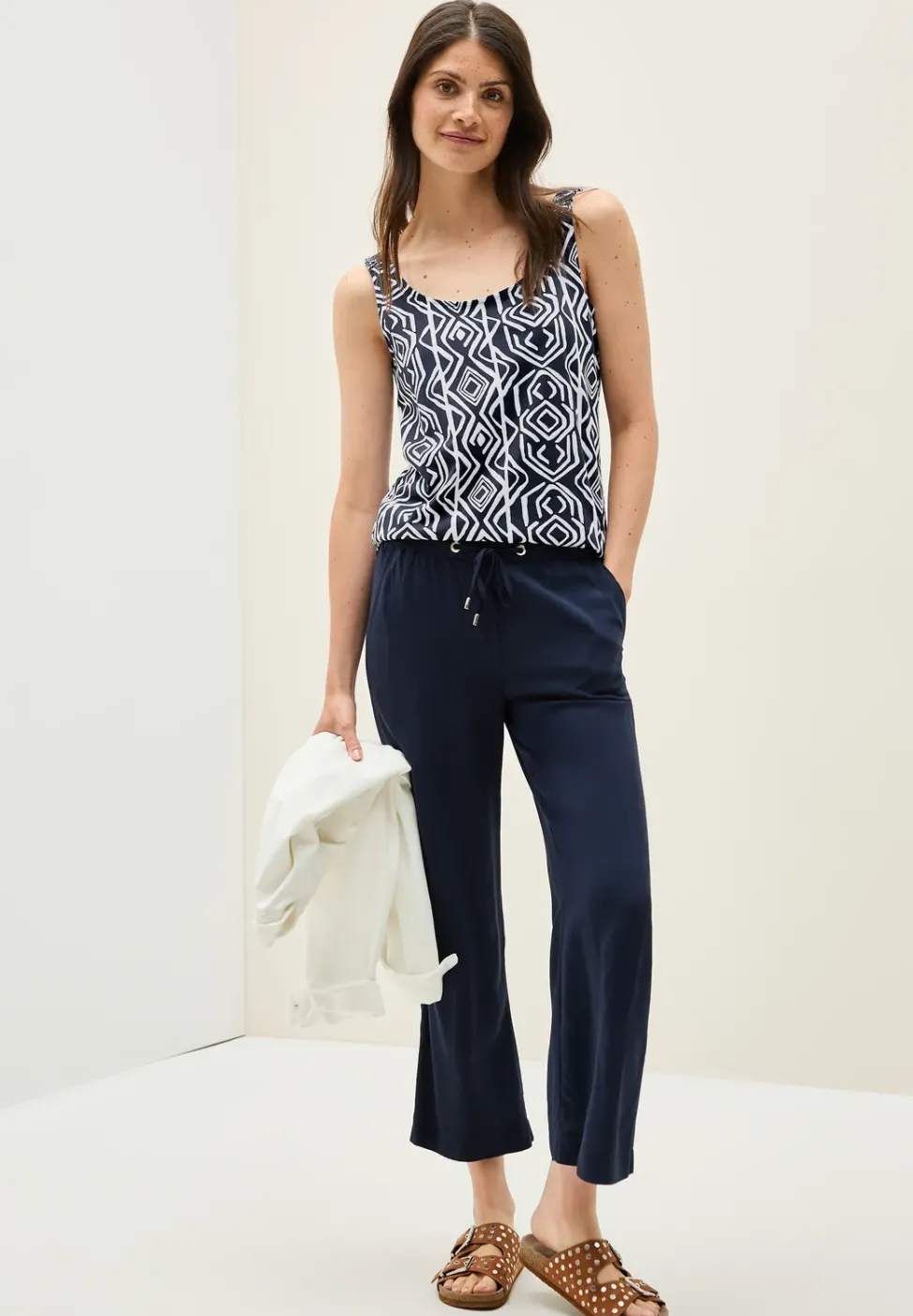 Top mit Smok-Details