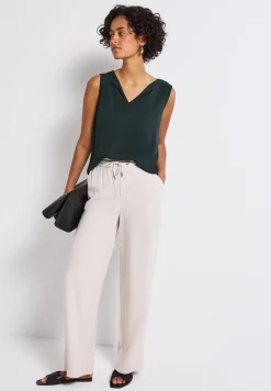 Top mit Split Neck