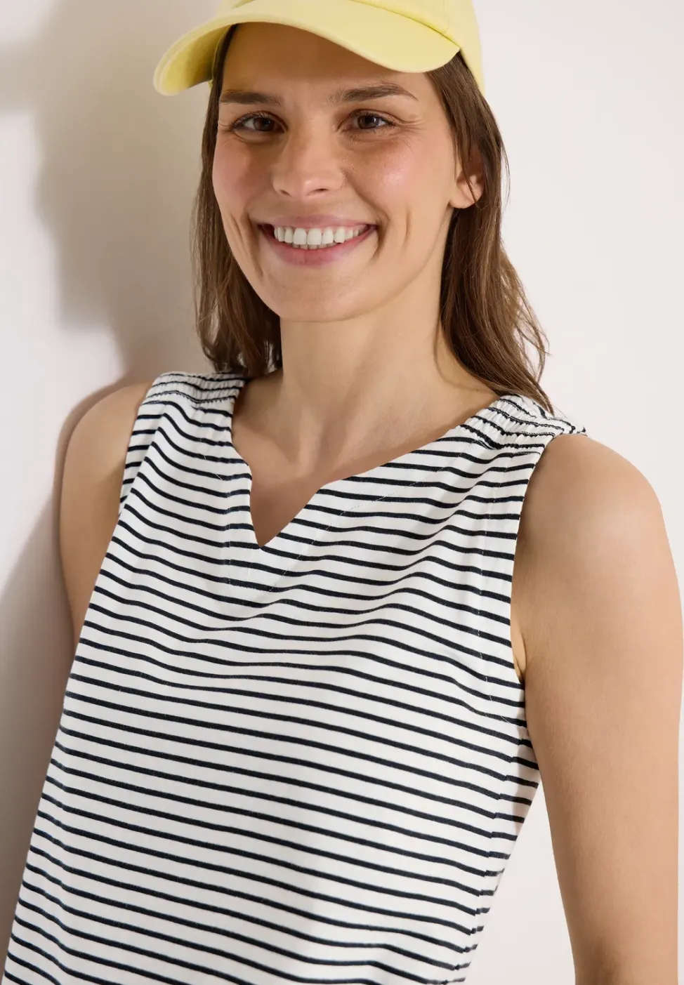 Top mit Split Neck und Streifen