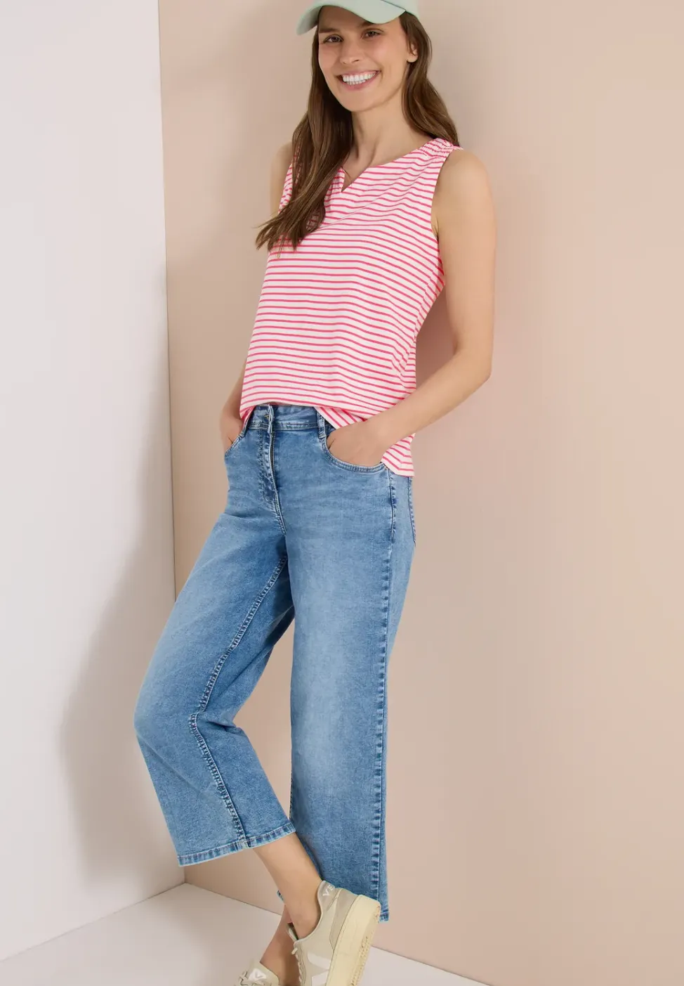 Top mit Split Neck und Streifen