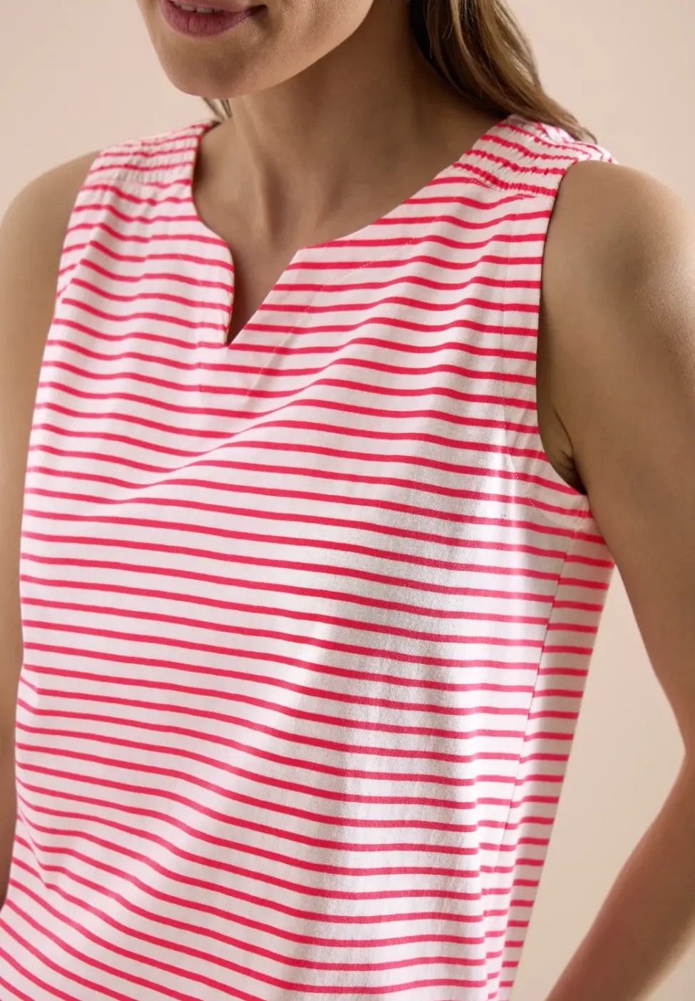 Top mit Split Neck und Streifen