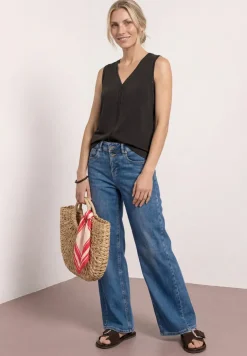 Top mit V-Neck und Crochet-Tape