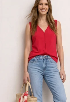 Top mit V-Neck und Crochet-Tape