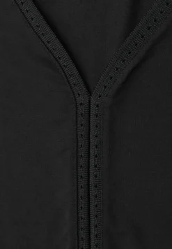 Top mit V-Neck und Crochet-Tape
