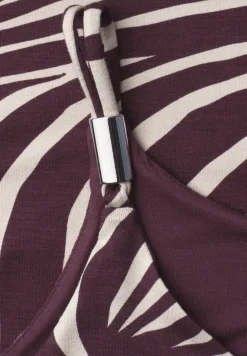 Top mit V-Neck und Deko-Detail