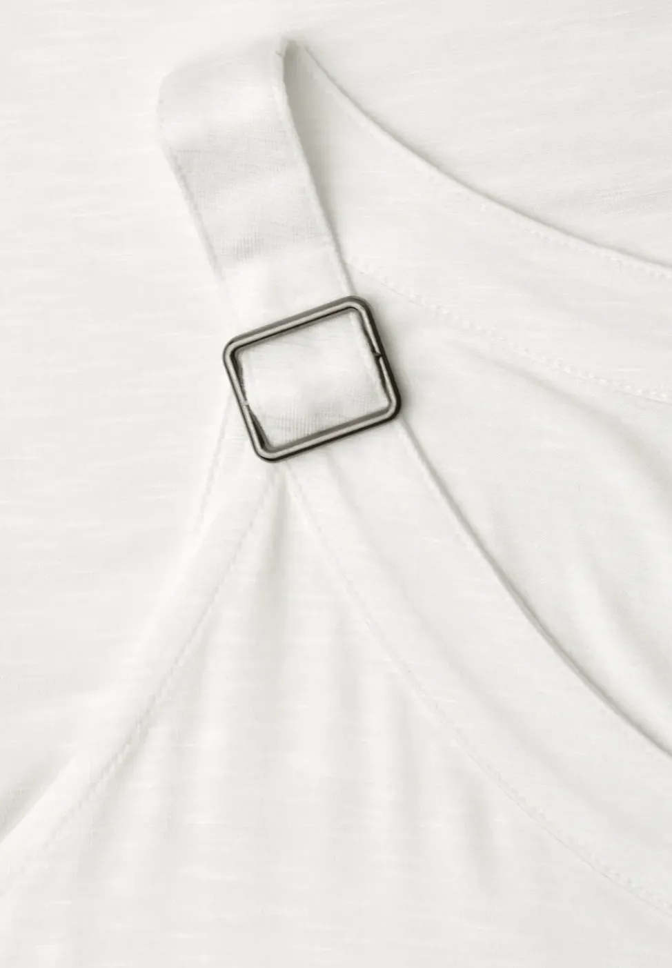 Top mit V-Neck und Deko-Detail
